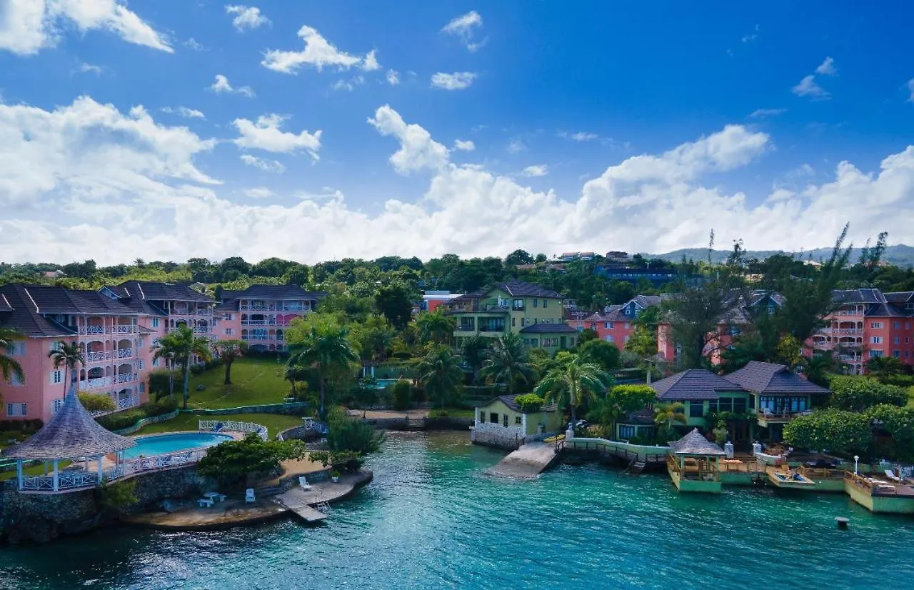 Aparthotel Crystal Cove Oceanfront/ 2 Bedroom Condo Ocho Rios