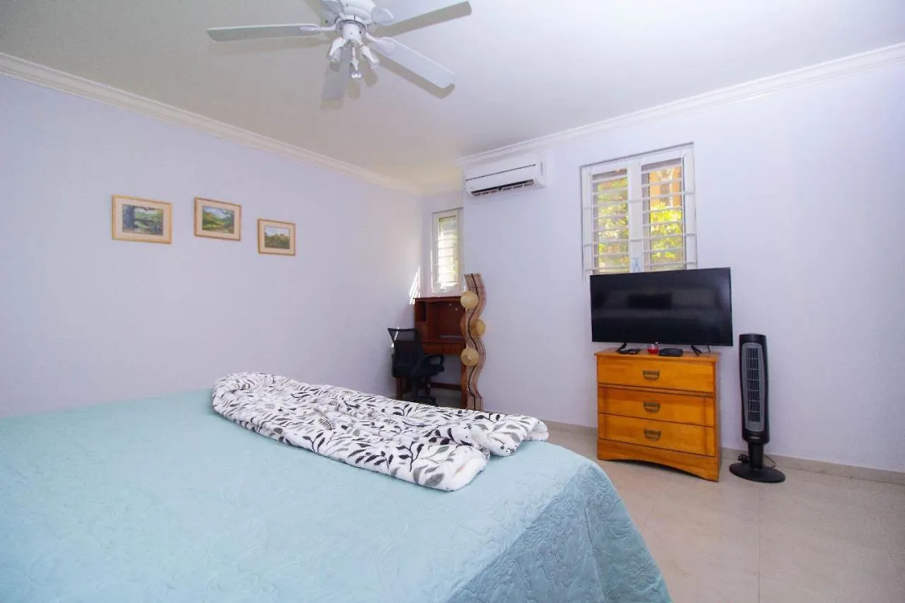 Aparthotel Crystal Cove Oceanfront/ 2 Bedroom Condo Ocho Rios