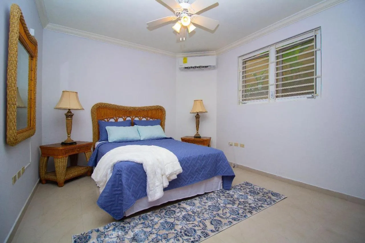 Crystal Cove Oceanfront/ 2 Bedroom Condo Ocho Rios 0*,  Jamaica